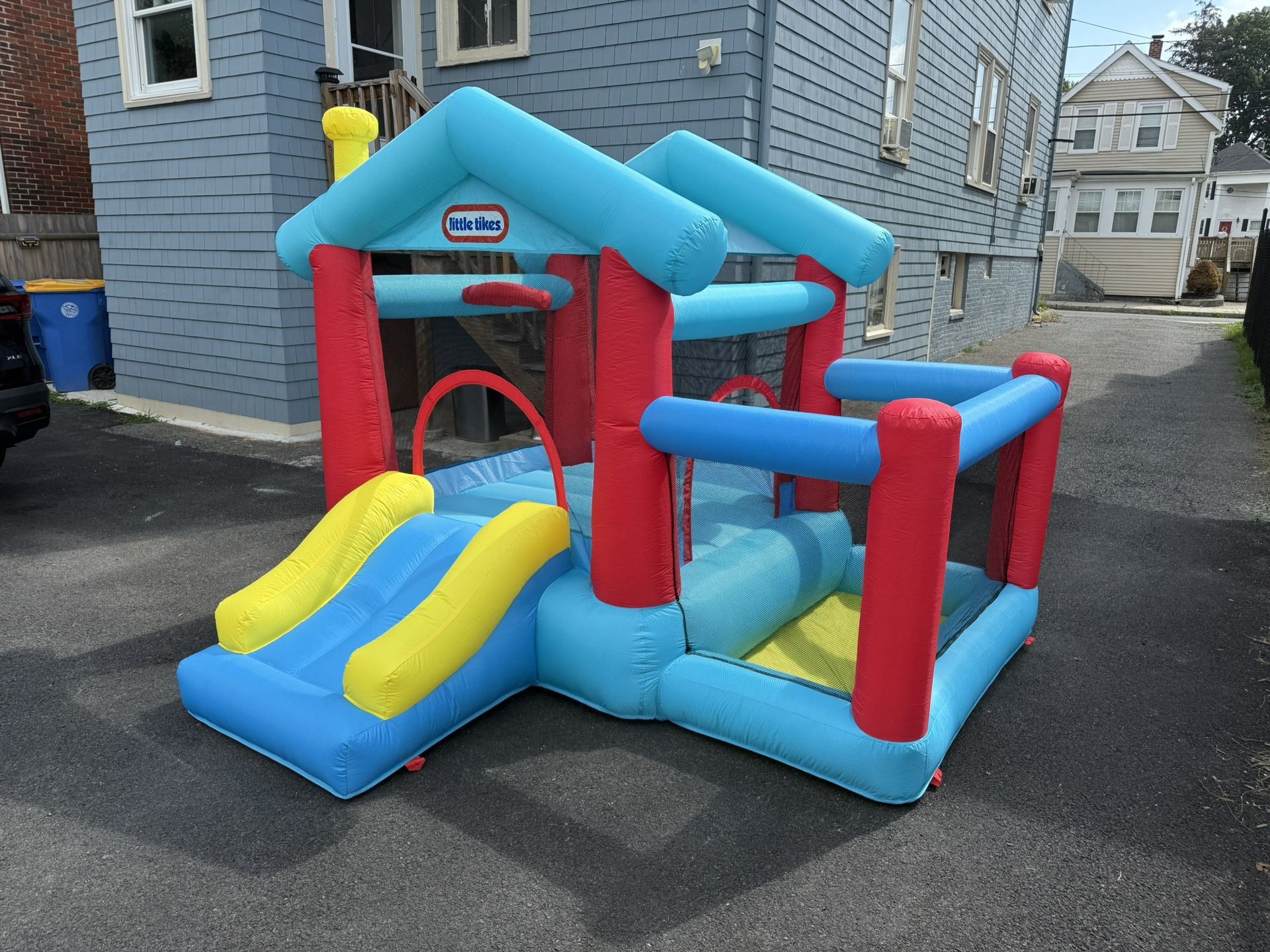 Play Bounce House