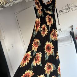 Sunflower Dress Size Small Stretchy 