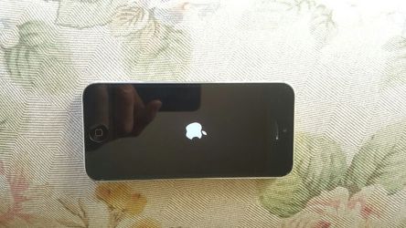 IPhone 5 UNLOCKED FOR ANY SIM CARD