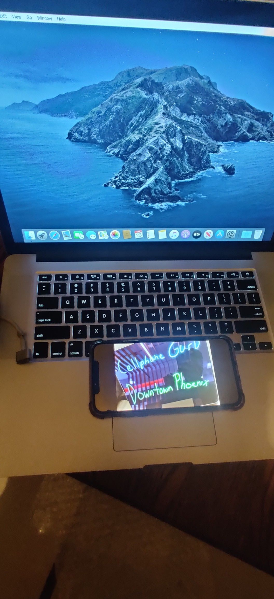 MacBook pro 15 inch retina 16 GB 250 GB Apple Care+