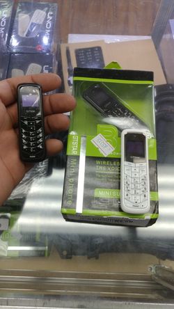 World smallest Cell phone unlock for any company