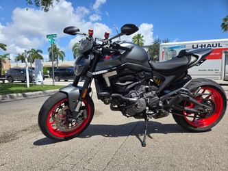 2022 Ducati Monster 937cc Plus