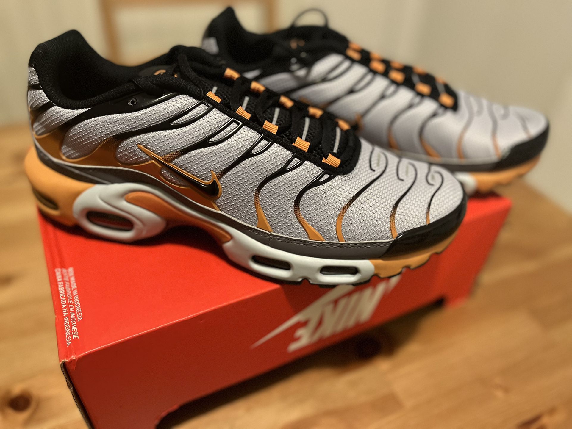duisternis Smaak Verst Size 9.5 - Nike Air Max Plus Wolf Gray Hot Curry 2022 DM0032-001 NEW for  Sale in Chula Vista, CA - OfferUp