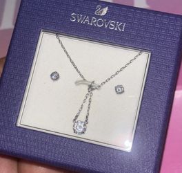 Swarovski Crystal Necklace And Earring Set 