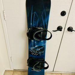 140cm Snowboard With Bindings