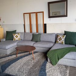 Sectional Couch 🛋️  “yes It’s Available “ 