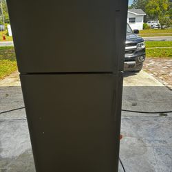 Kenmore White Refrigerator 
