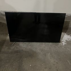 TCL 55S423 55" TV with Broken Screen - Perfect for Parts or Repair!