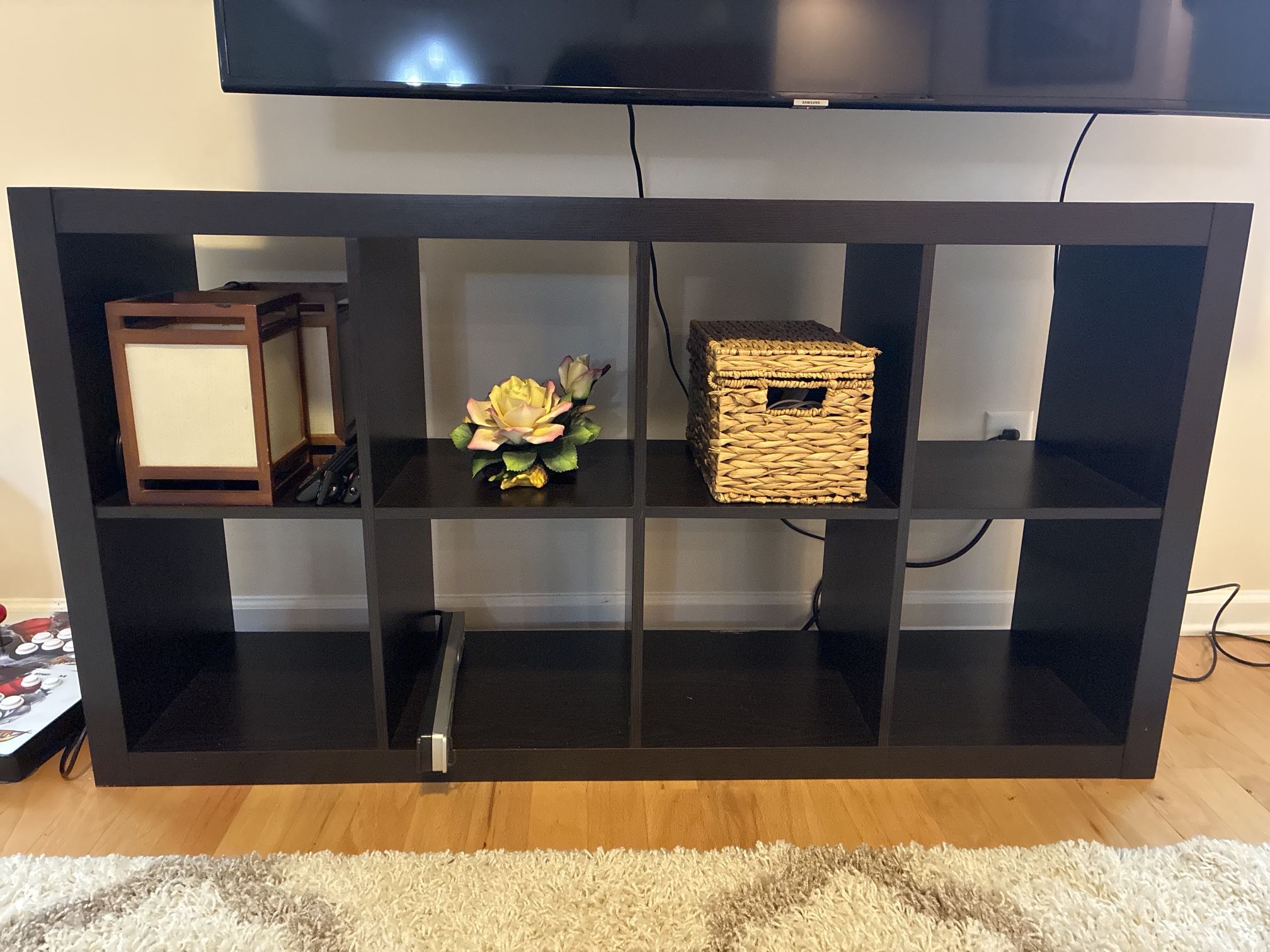 8-Cube Shelf – Can Be Used Horizontally or Vertically