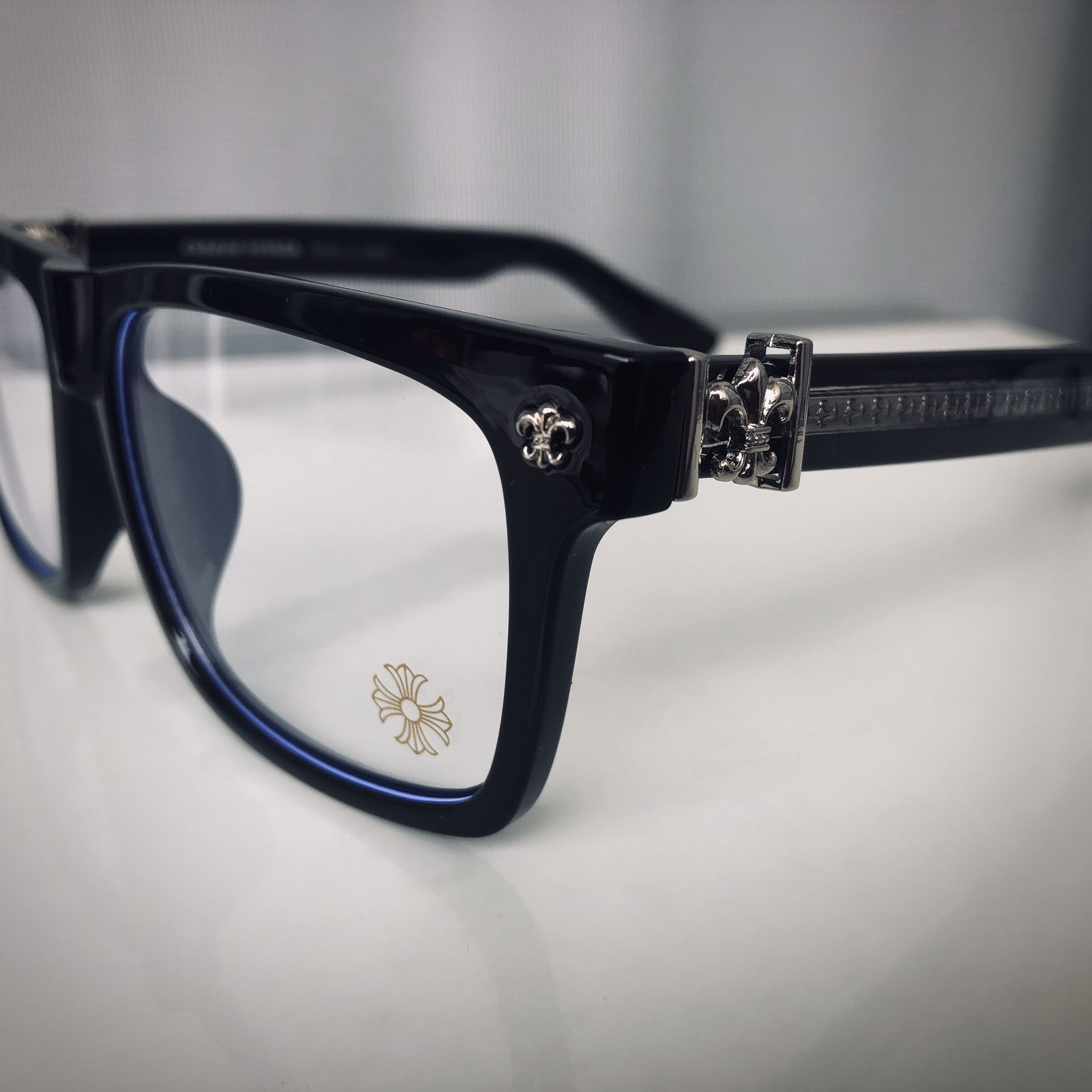 Chrome Sunglasses Hearts/Fleur d lis/Palace Glasses Viper Black Silver/Gold Streetwear mm6 CH Retro Streetwear Dutch Designer Kith Von