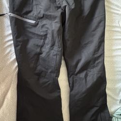 Women’s Snow Pants. 