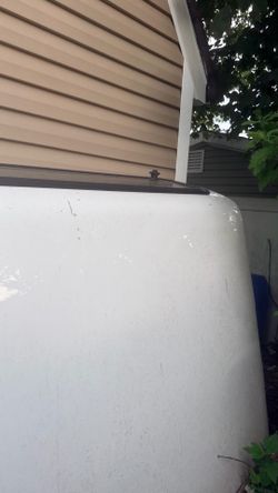 2018,19,20,21,22. Toyota Tacoma hard bed cover white