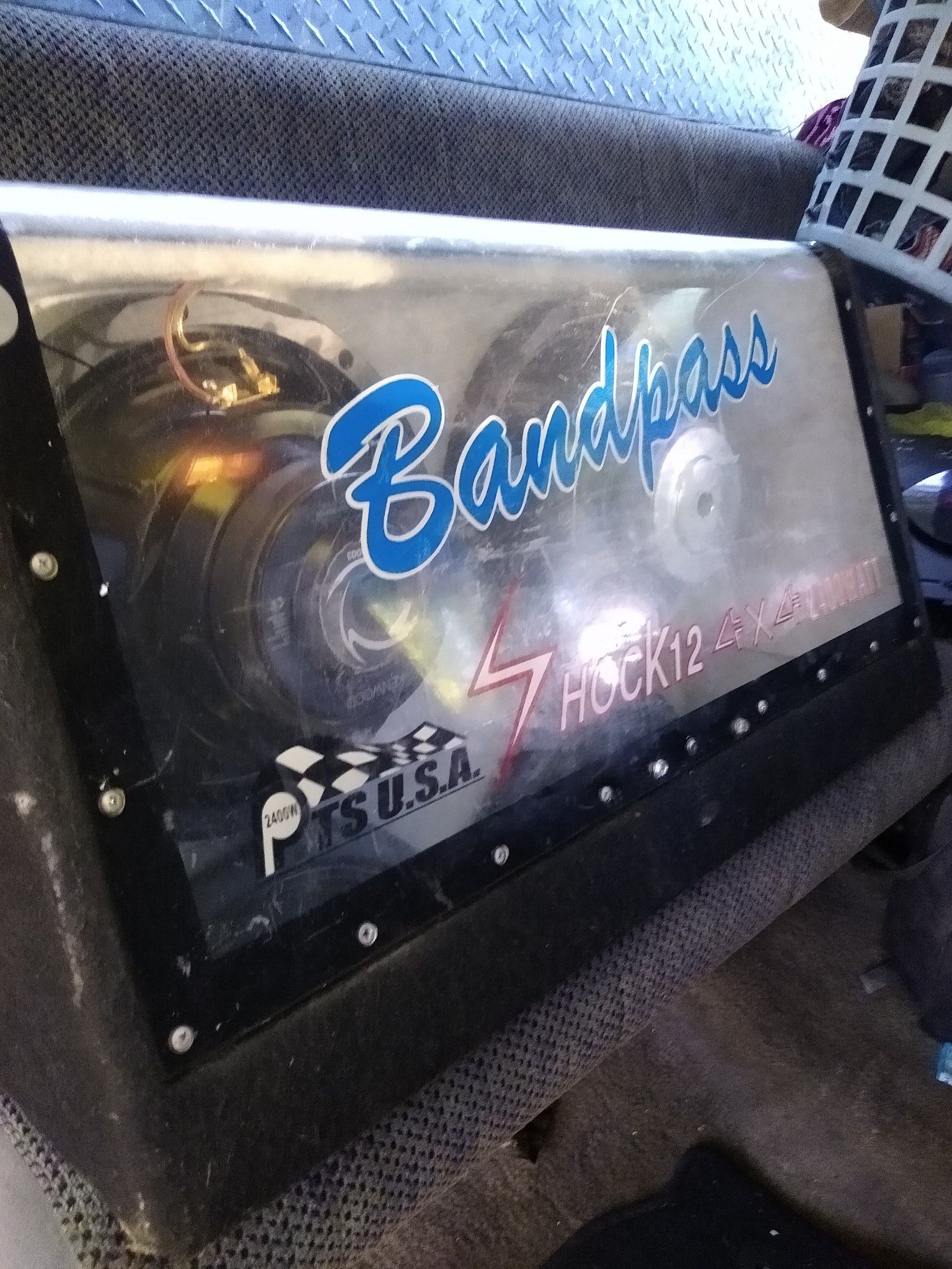 Bandpass sub speaker box for 12s or 10s. Set up for 12s. NO SPEAKERS INCLUDED. CAN INCLUDE 2 700 WATT FIR $150 TOTAL