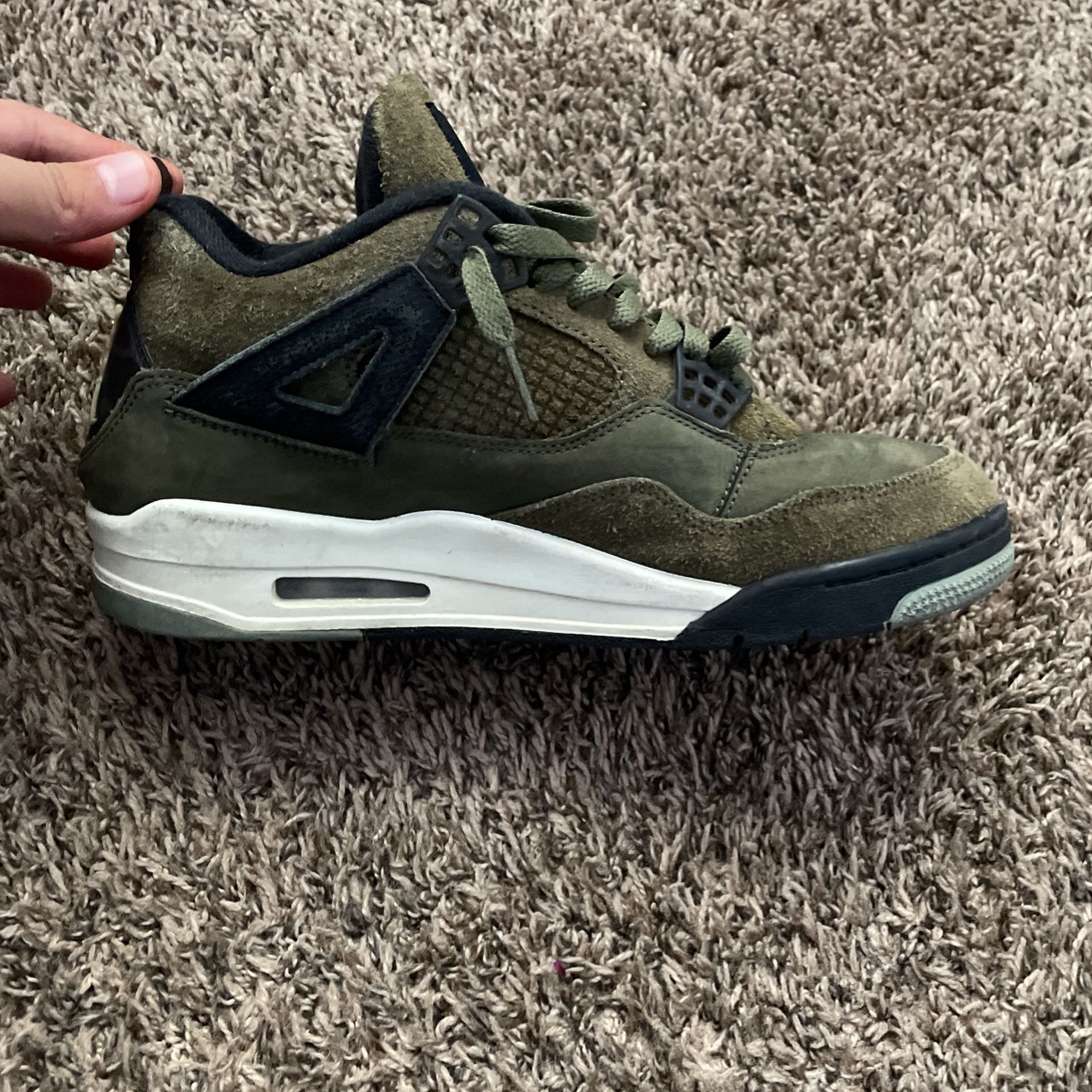 Jordan 4 Retro. Retro SE Craft Medium Olive.