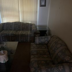 🛋️ Vintage Floral Couch Set – Cozy, Clean & Ready for Pickup