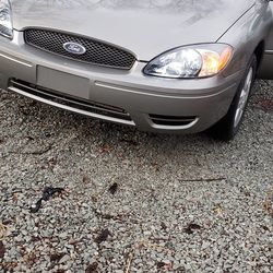 2004 Ford Taurus