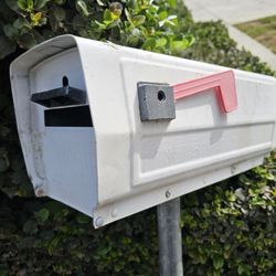 Mailbox With Metal Post 