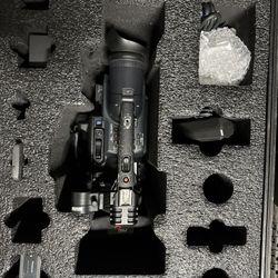 Panasonic AG-HVX205A 3-CCD DVC Pro P2 HD Camcorder