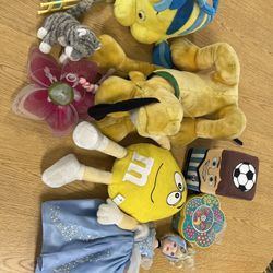 Plush Toys And Doll Collectibles 