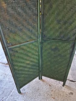 ANTIQUE RATTAN FOLDING ROOM DIVIDER / SCREEN