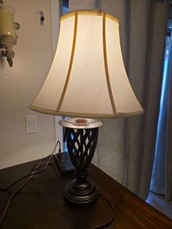 Table Lamp with Lattice Base