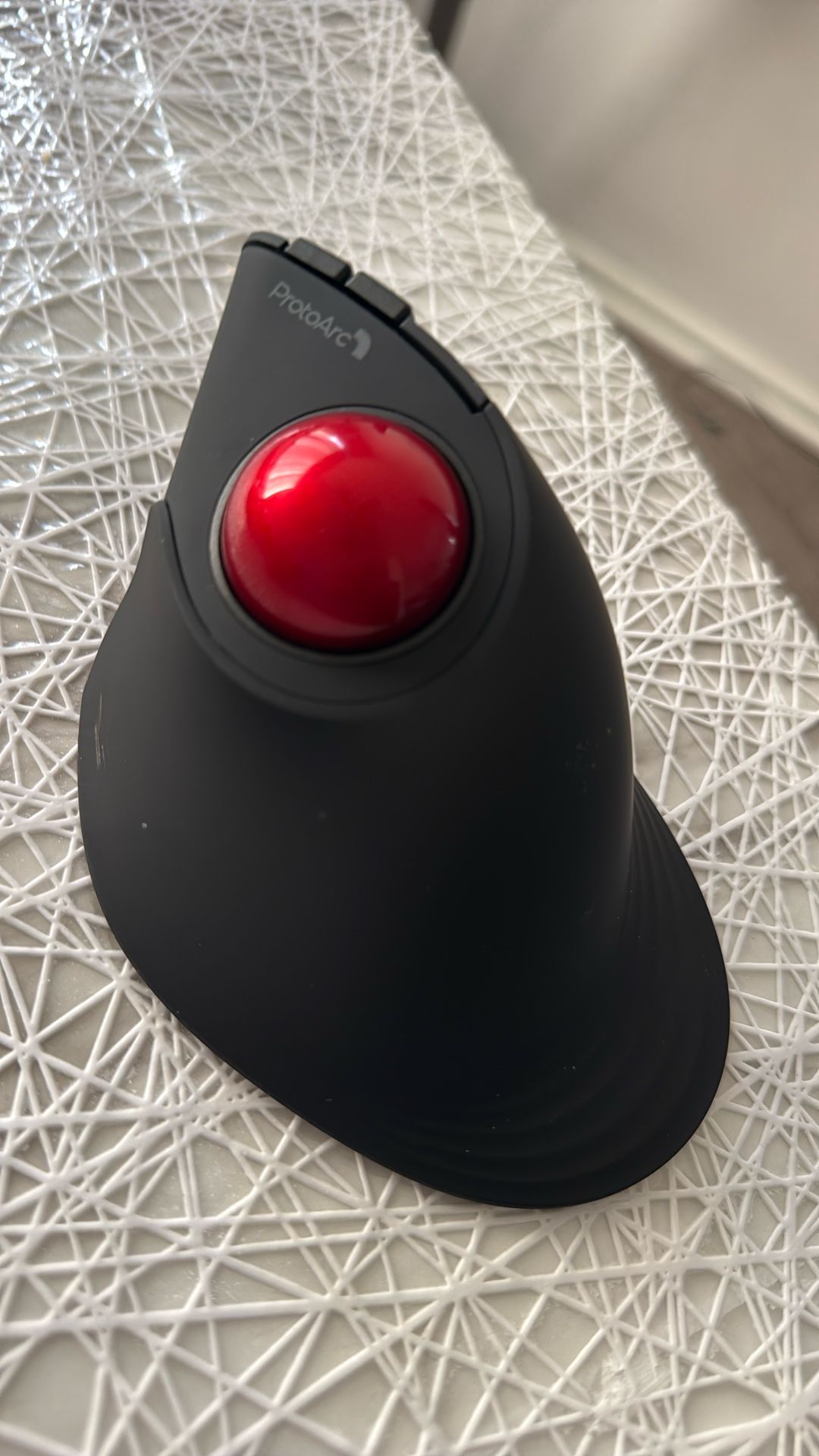 ProtoArc EM05 NL Vertical Wireless Trackball Mouse.