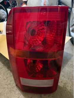 Land Rover LR3 tail light left side