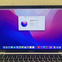 2 TB HD 16GB RAM M1 MacBook 2020