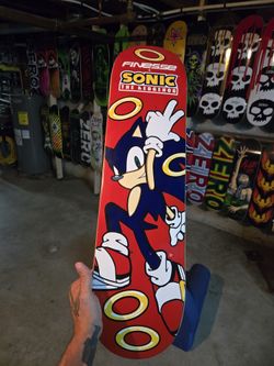 Finesse x Sonic the Hedgehog Skateboard Deck