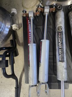 2011-2019 Chevy Silverado 2500HD Front Shocks