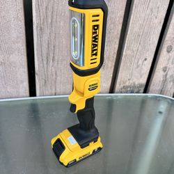 Dewalt 20V Max Cordless LED Work light with 2.0Ah Battery / New
