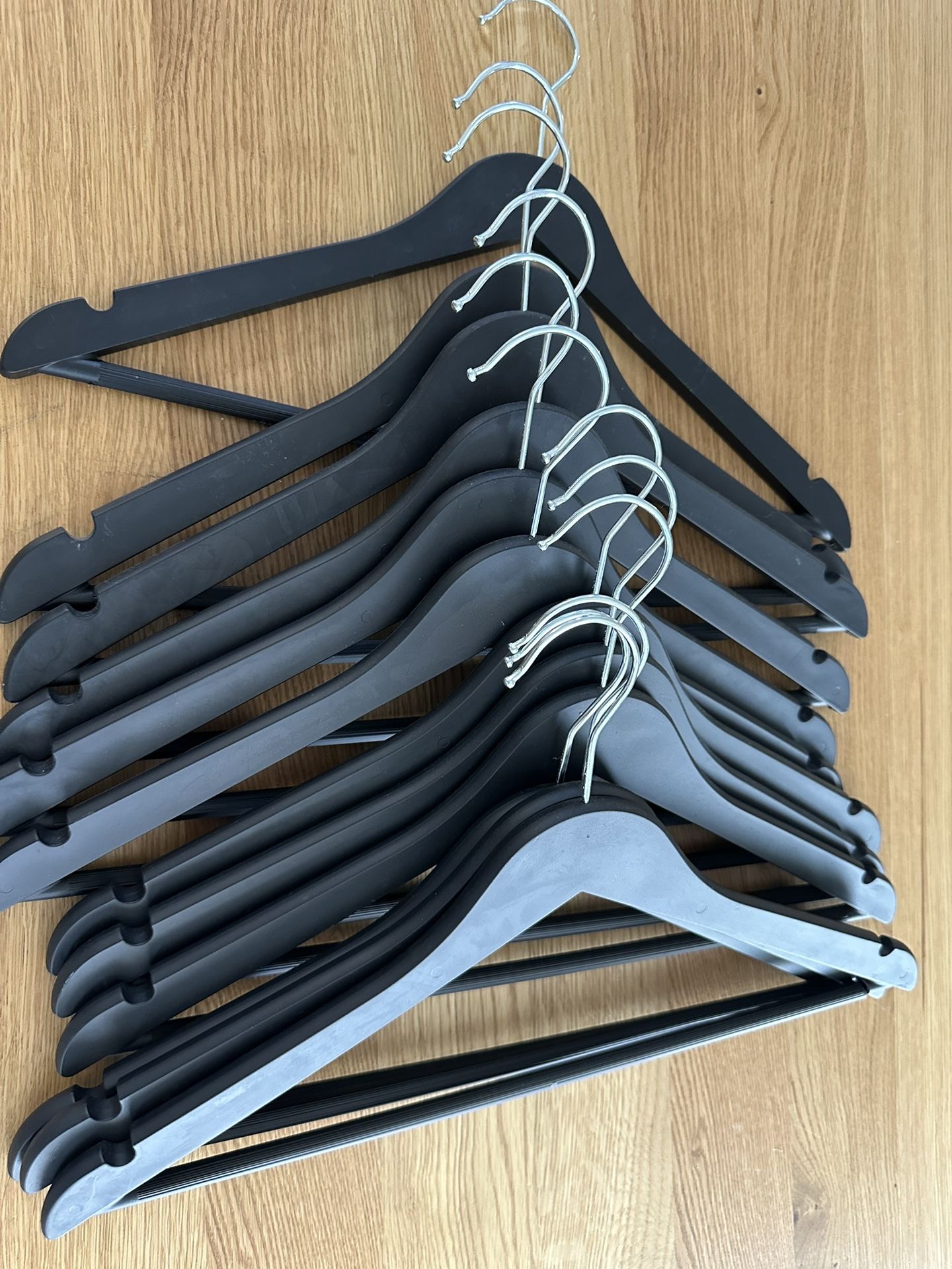 12 Black Hangers 
