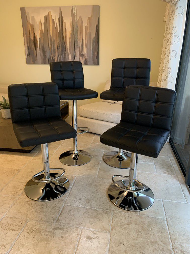 New Adjustable Black Bar Stools - Assembled - 85$ Each - Modern Design with Faux Leather - Swivel Barstool Chair 