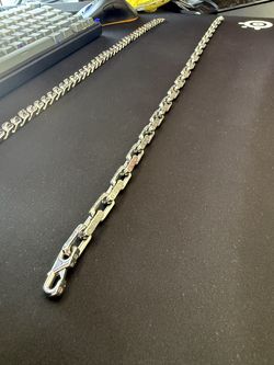 LV monogram chain necklace 21”