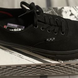 Men’s Black Vans Size 9