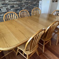 Oak Dining Room Table and Chairs