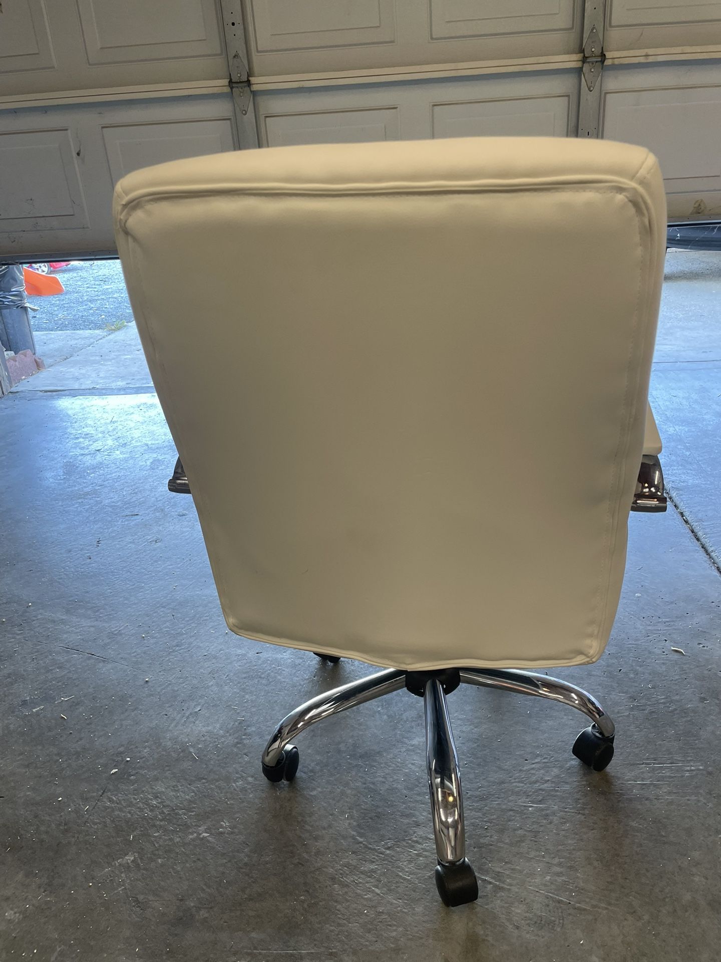 White Desk Chair 