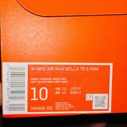 Women’s Nike Air Max Bella Size 10