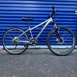 Specialized Rockhopper Expert Mountain Bike (Size Small)