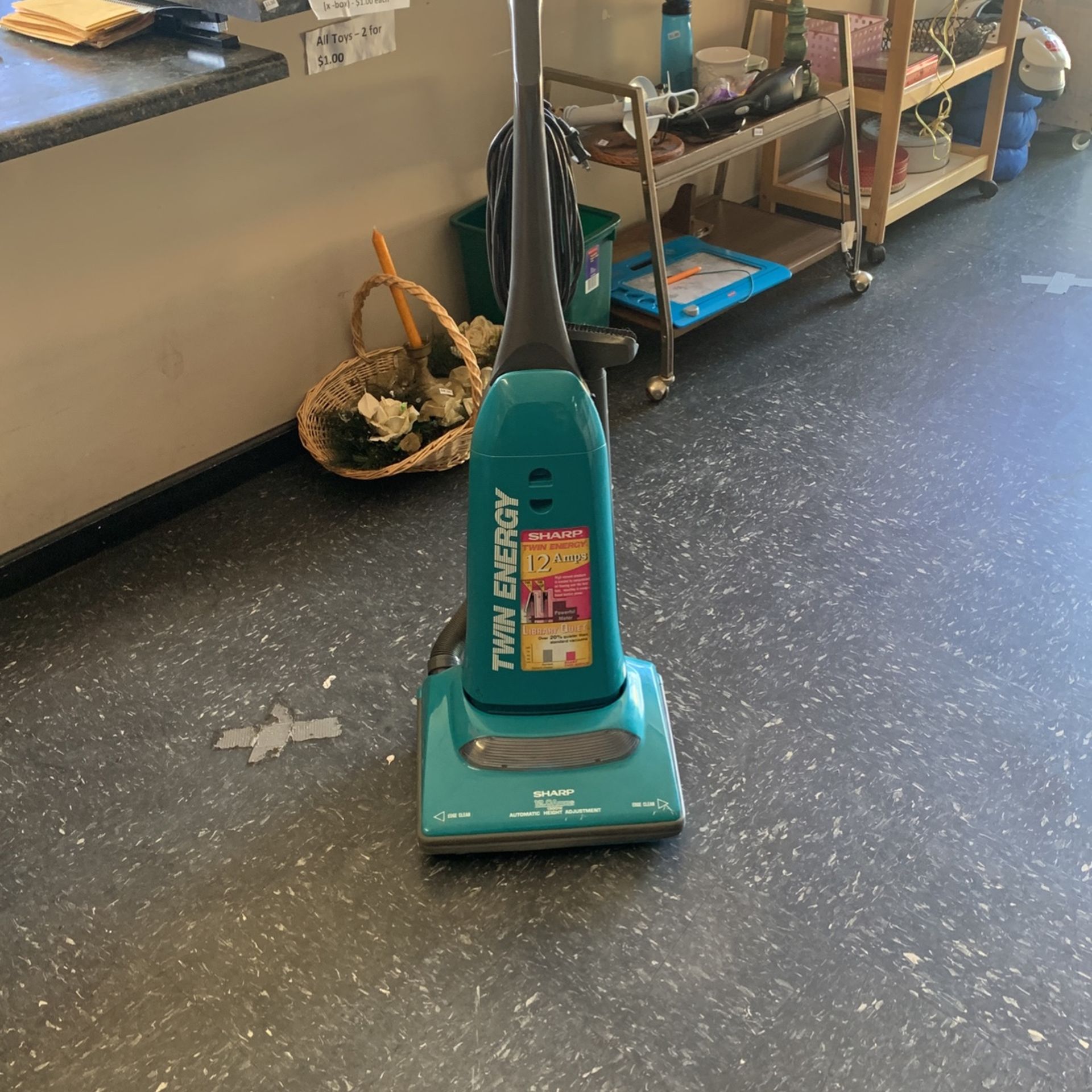 Sharp Twin Energy 12 Amps Vacuum