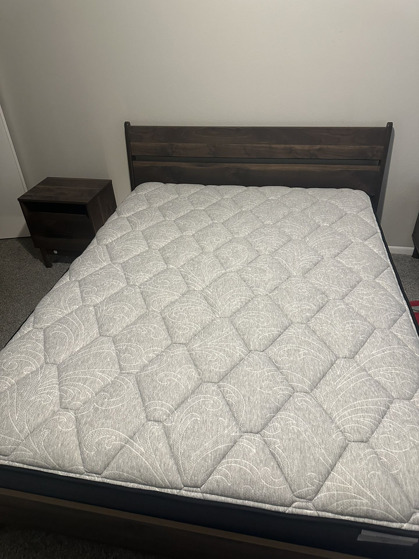 SELLING ALL TYPES OF FURNITURE 