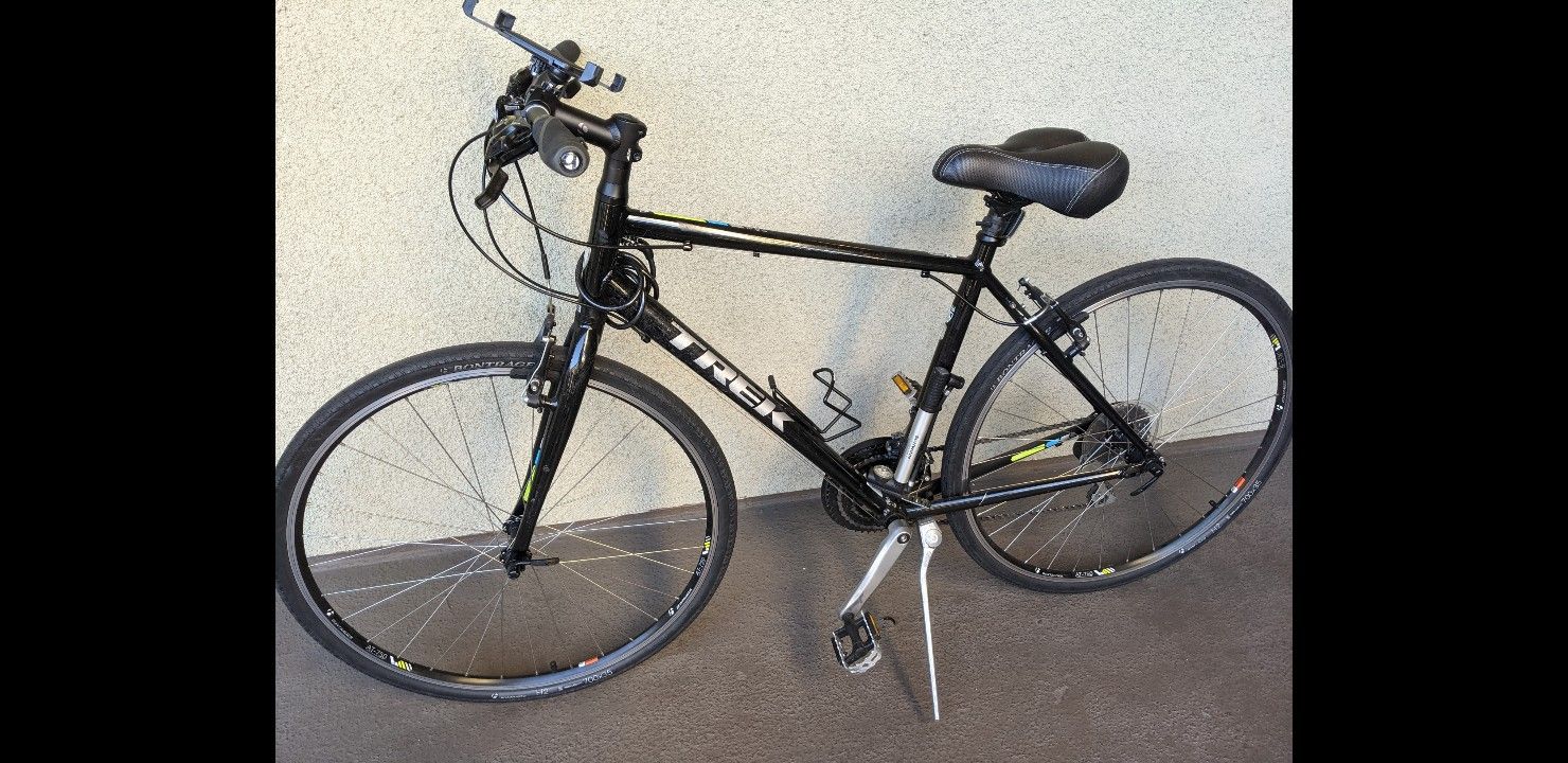 Trek hybrid FX 7.2 black 19in - Well Maintained Bike