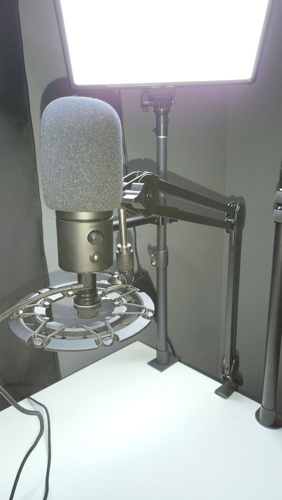 Razer Seiren X Mic Plus Boom Arm And Shock Mount