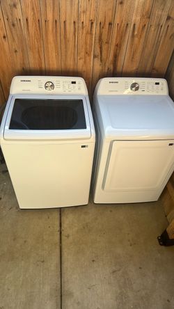 Samsung Smart Sense washer and gas dryer set excellent condition!