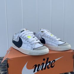 Nike Blazers Low