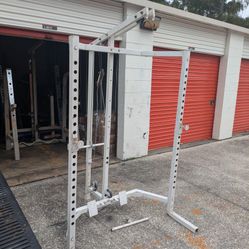 Squat Rack Plus Pulley