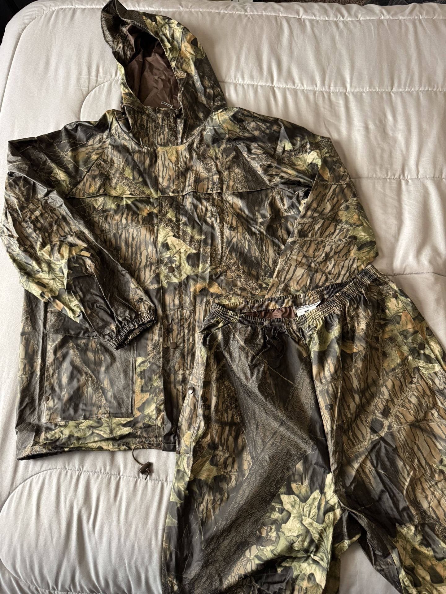 Columbia Camo Hunting Jacket And Pant Suit Mossy Oak Break-Up Men’s Large 
