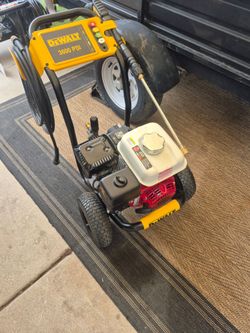 3600PSI GAS PRESSURE WASHER HONDA  GX200  DEWALT