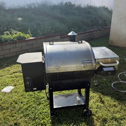 Camp Chef Woodwind Smoker
