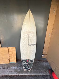Surfboard, Raynor 67” tri fin surf board